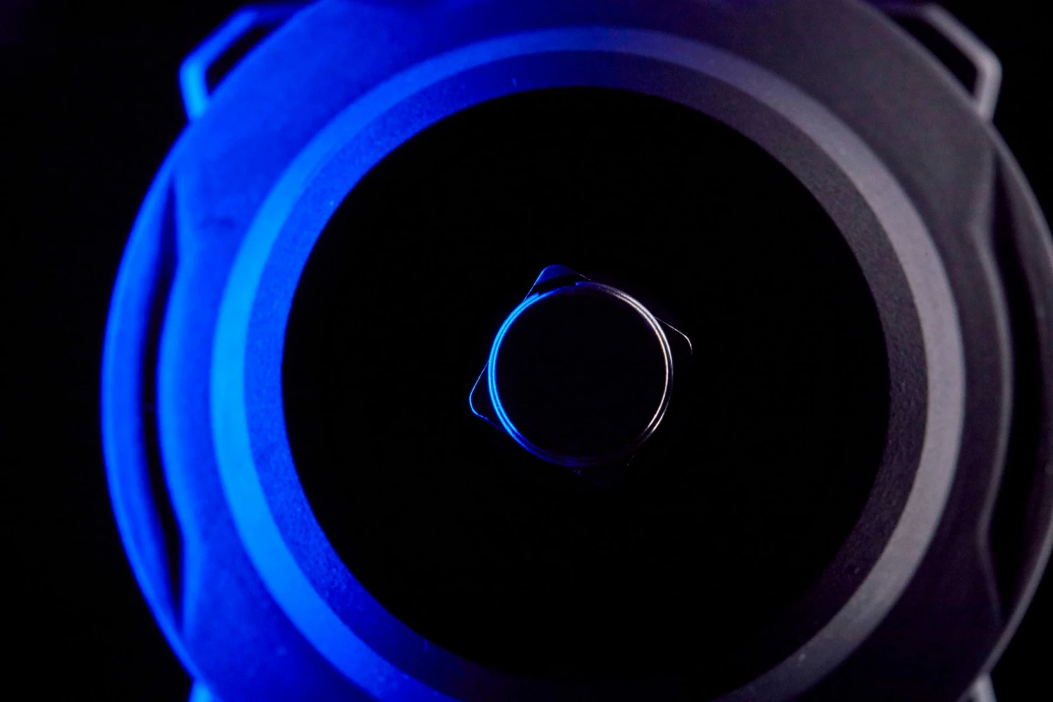 Kobalt Impact Wrenches 24-Volt XTR Variable Speed Brushless 1/2-in Drive Cordless Impact Wrench (1-Battery Included) 3 Kobalt Impact Wrenches 24-Volt XTR Variable Speed Brushless 1/2-in Drive Cordless Impact Wrench (1-Battery Included) - Image 3