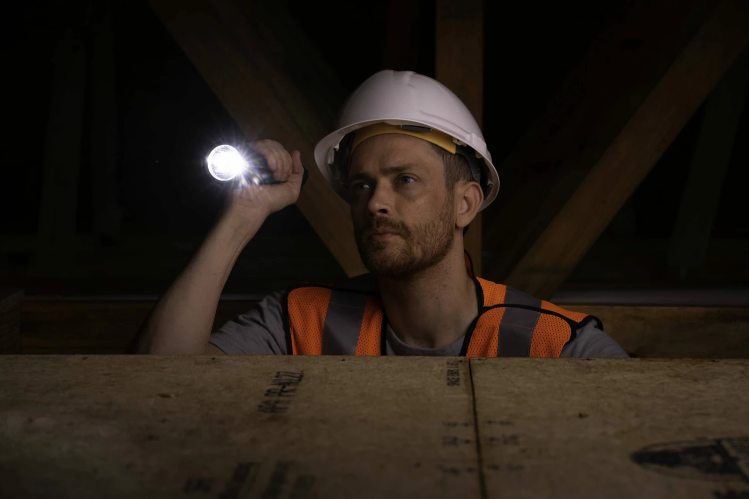 Kobalt Flashlights Virtually Indestructible Waterproof 600-Lumen LED Flashlight (Battery Included) 7 Kobalt Flashlights Virtually Indestructible Waterproof 600-Lumen LED Flashlight (Battery Included) - Image 7