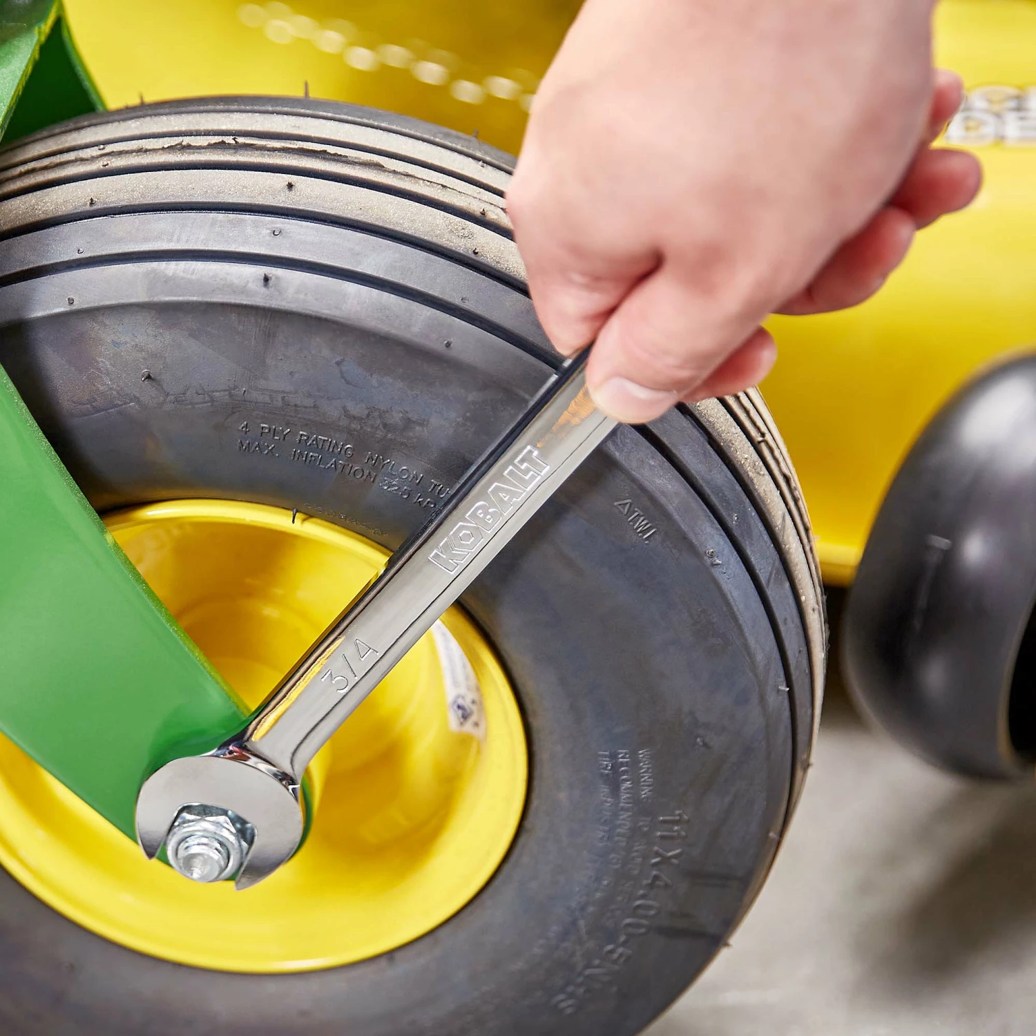 Kobalt Ratchet Wrenches & Sets 3/4-in 12-point Standard (SAE) Ratchet Wrench 4 Kobalt Ratchet Wrenches & Sets 3/4-in 12-point Standard (SAE) Ratchet Wrench - Image 4