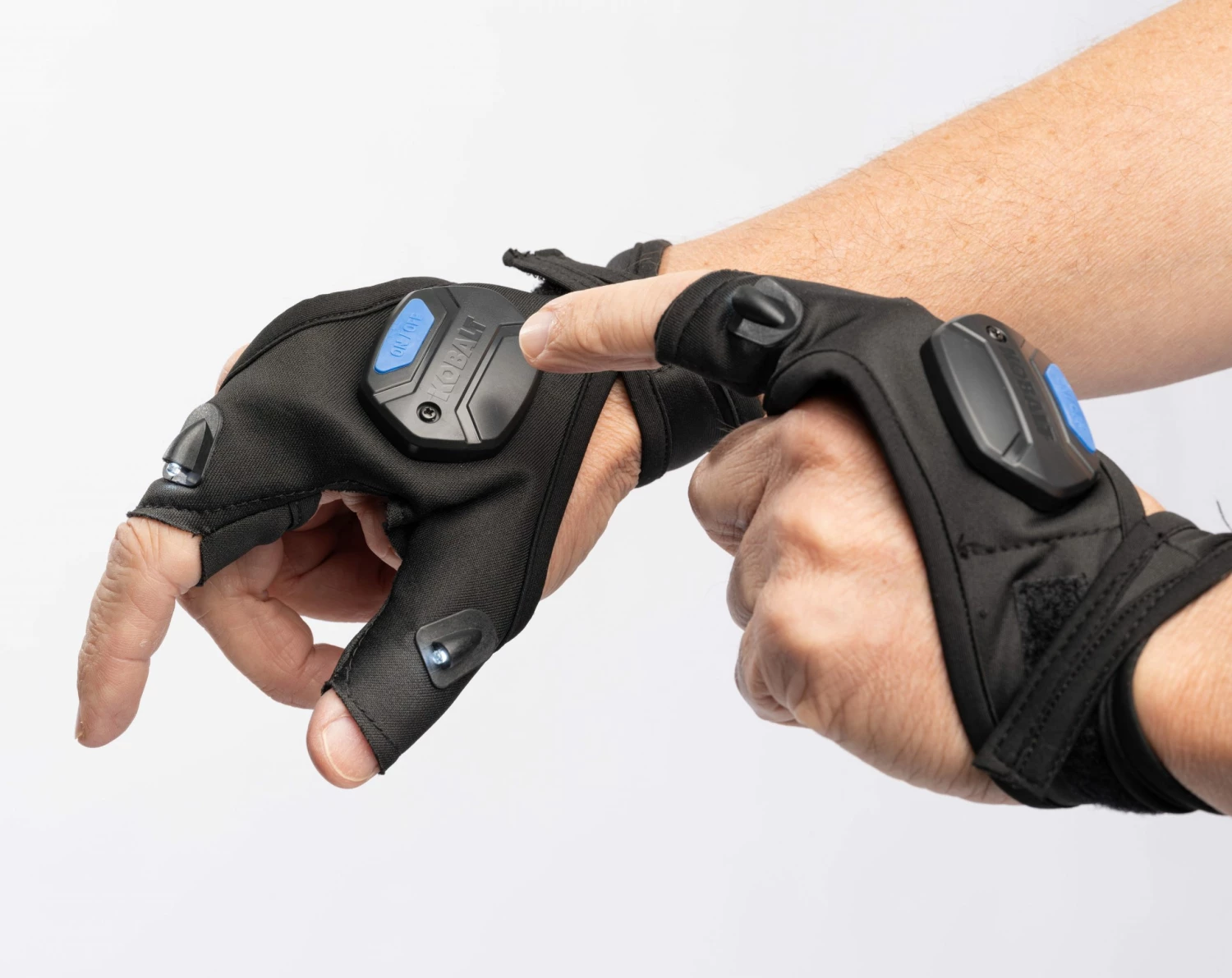 Kobalt Flashlights Finger light 5-Lumen LED Flashlight (Battery Included) 4 Kobalt Flashlights Finger light 5-Lumen LED Flashlight (Battery Included) - Image 4