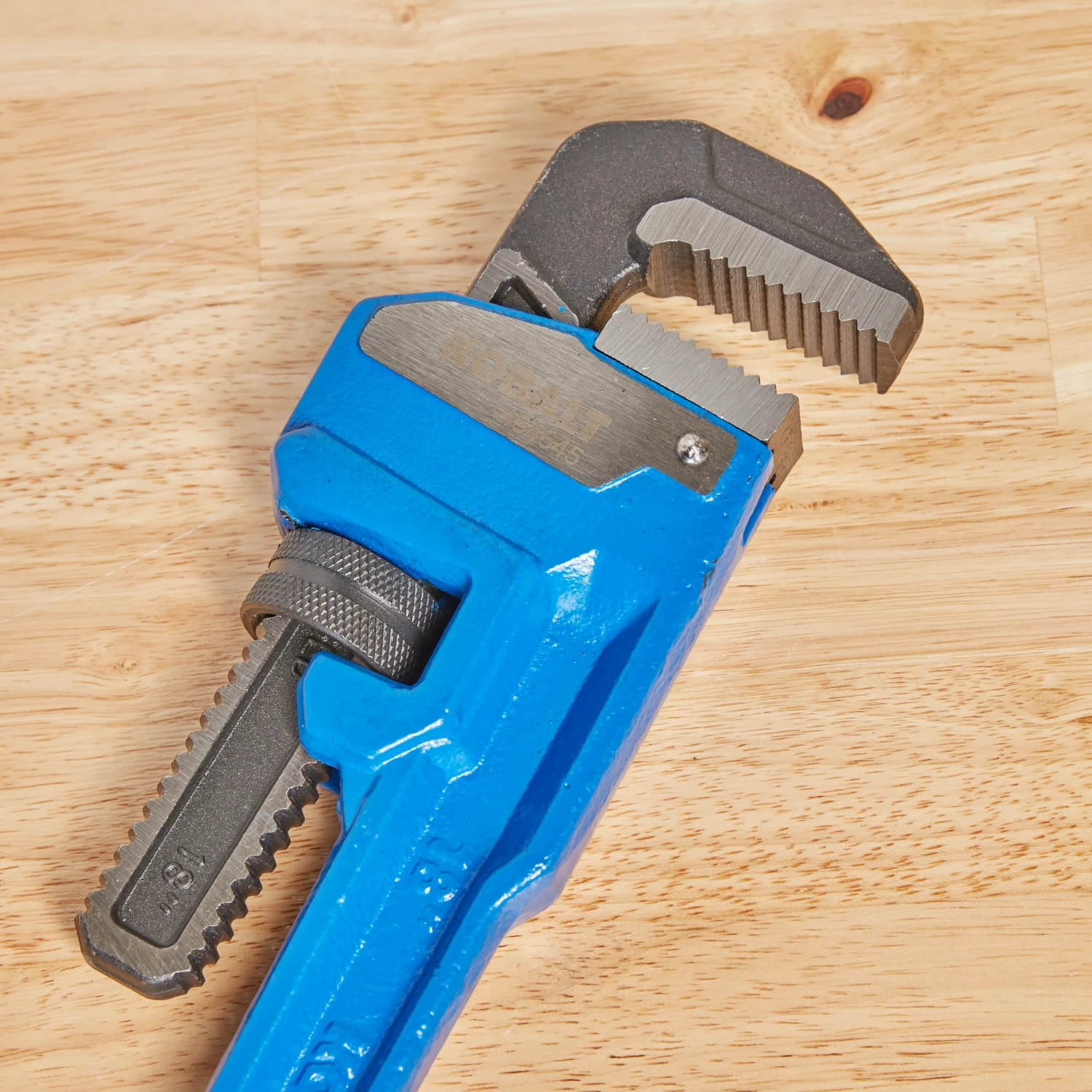 Kobalt Pipe Wrenches 18-in Cast Iron Pipe Wrench 4 Kobalt Pipe Wrenches 18-in Cast Iron Pipe Wrench - Image 4